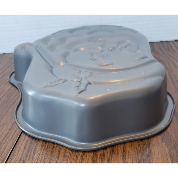 Ecco Bakers Secret Santa Claus Face Christmas Holiday Non Stick Cake Pan - Picture 5 of 6